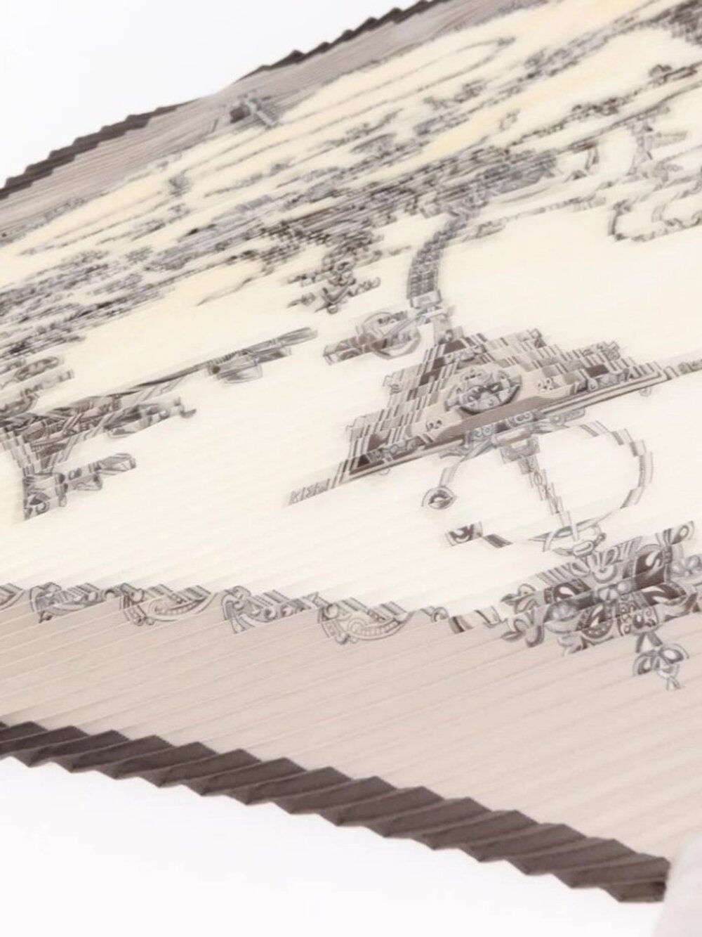 HERMES Pleated Scarf "PARURES DES SABLES" Silk Gray Auth - Picture 8 of 14